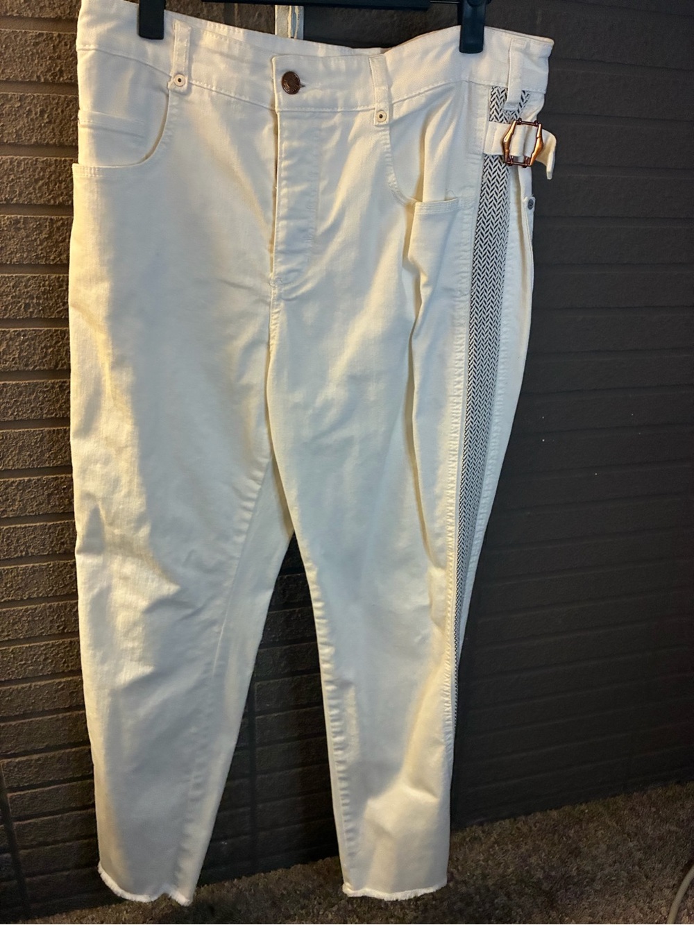Pilcro Anthropologie White Skinny Jeans Size 29 Herringbone Side Stripe Raw Hem